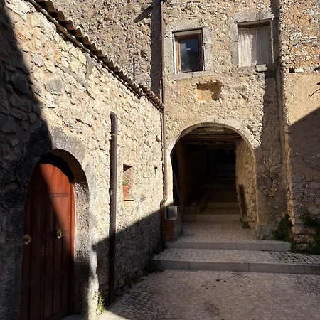 La Dimora Dell'arco Apartman Pico